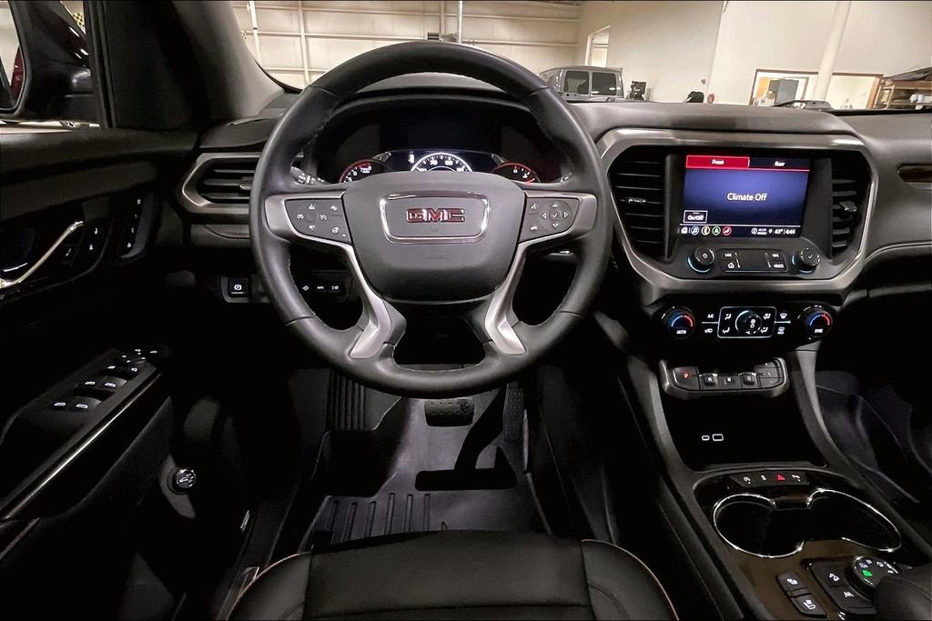 Used 2023 GMC Acadia AT4 w/ Technology Package image 5