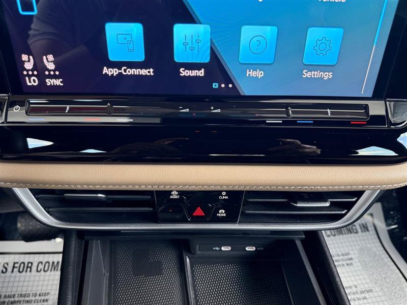 Used 2024 Volkswagen Atlas Cross Sport SE FWD image 25