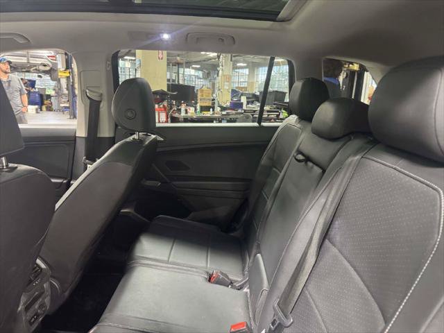 Used 2019 Volkswagen Tiguan SE w/ Panoramic Sunroof Package AWD/4WD image 12