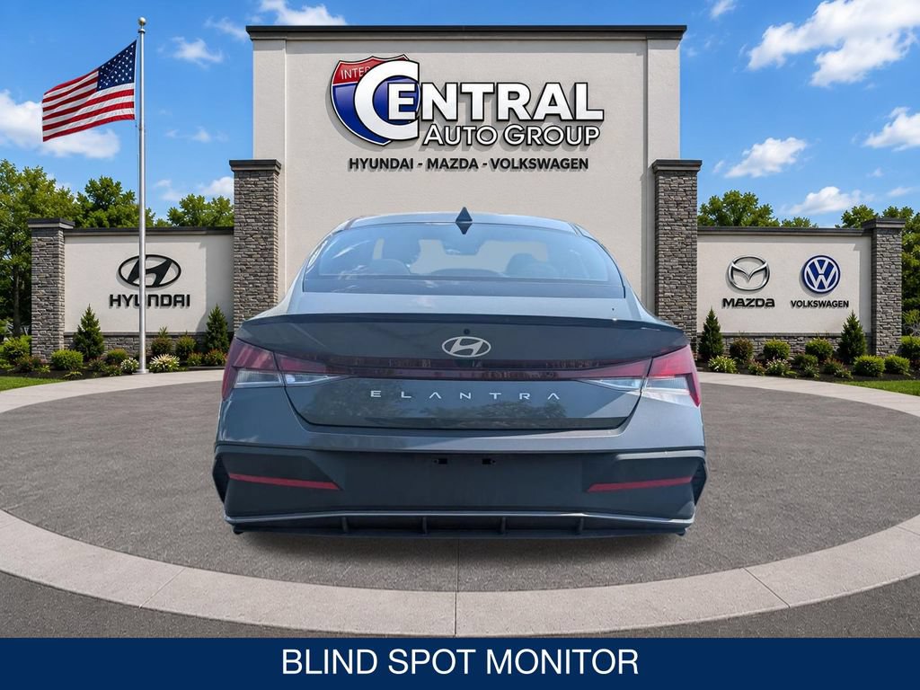Certified 2025 Hyundai Elantra Sport FWD image 7