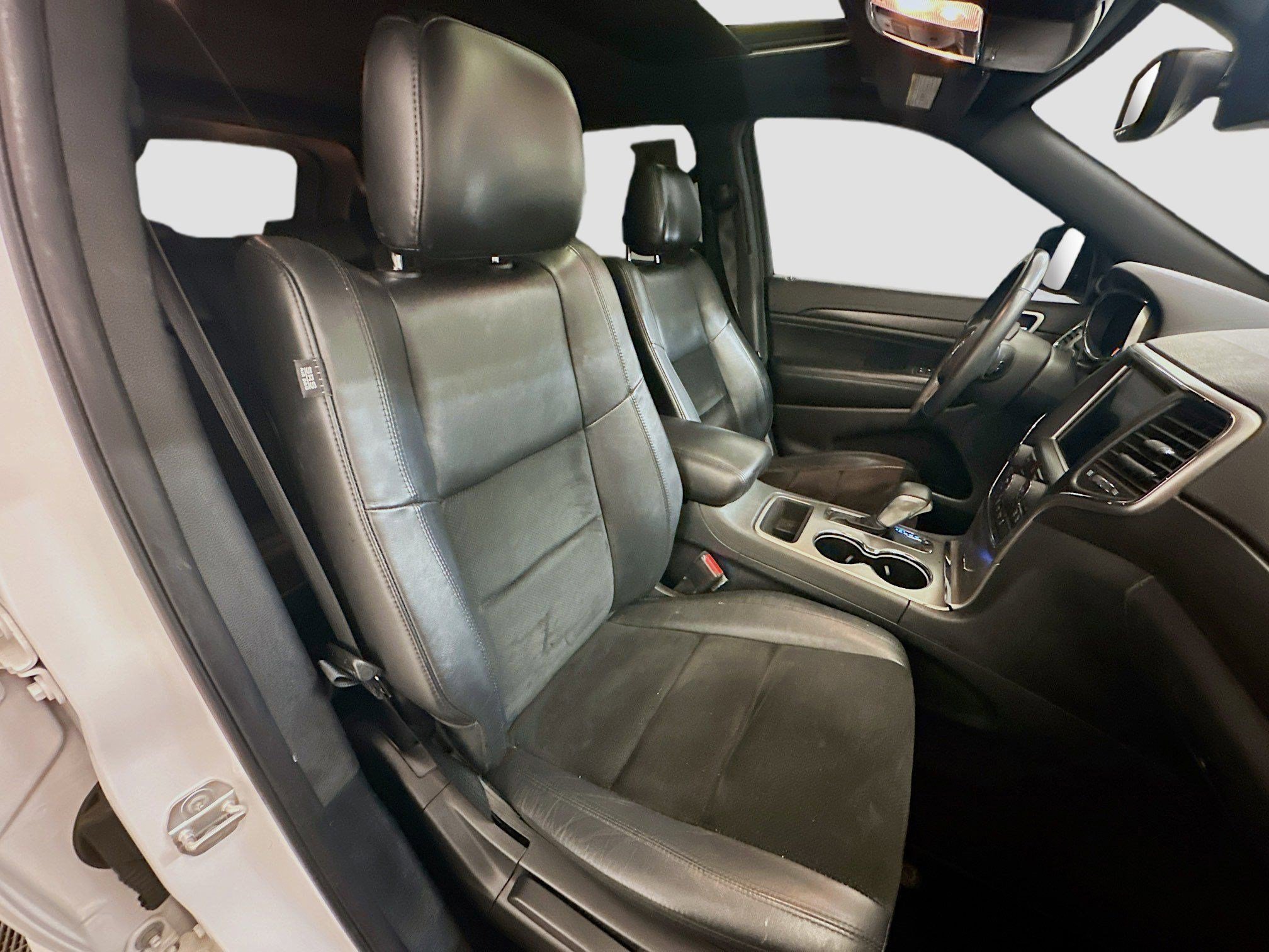 Used 2018 Jeep Grand Cherokee Altitude AWD/4WD image 30