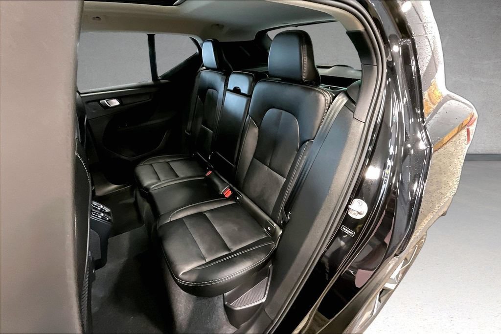 Certified 2024 Volvo XC40 B5 Core AWD/4WD image 23