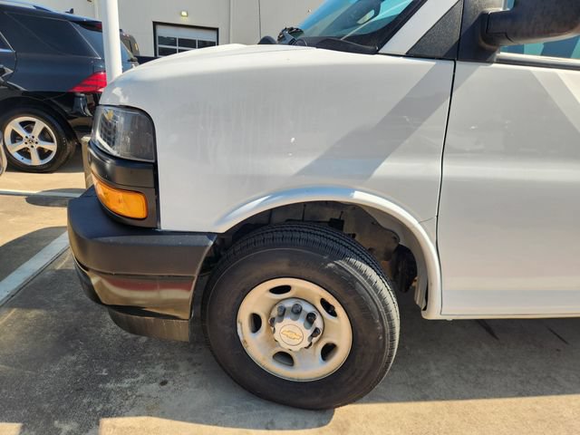 Used 2025 Chevrolet Express 3500 LS RWD image 7
