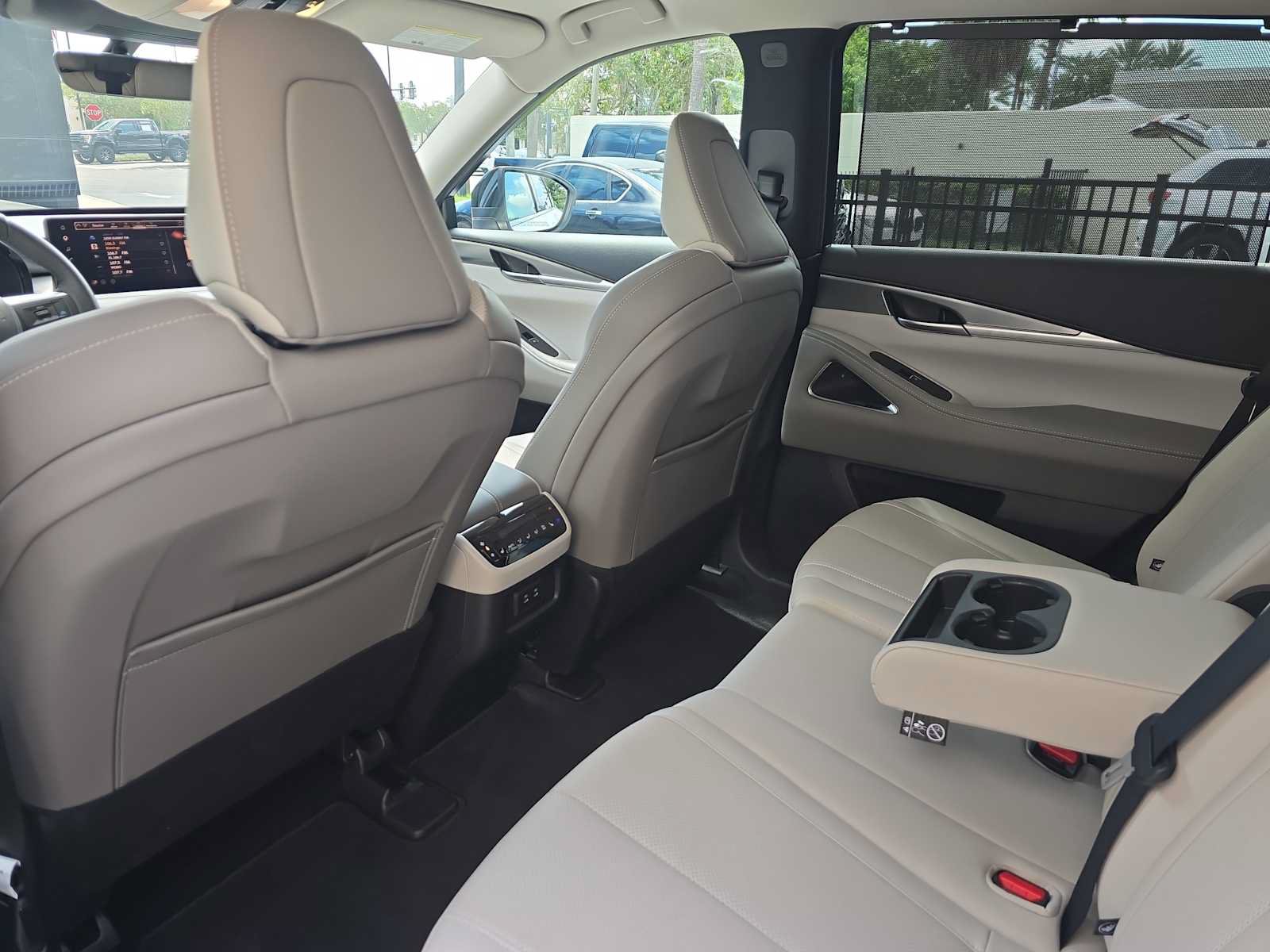 Certified 2026 INFINITI QX60 Luxe w/ Cargo Package FWD image 12