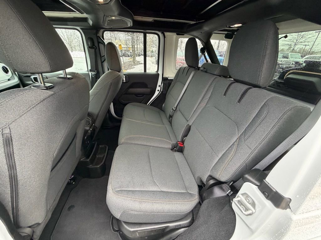 Certified 2025 Jeep Wrangler Unlimited Sahara w/ Safety Group image 18