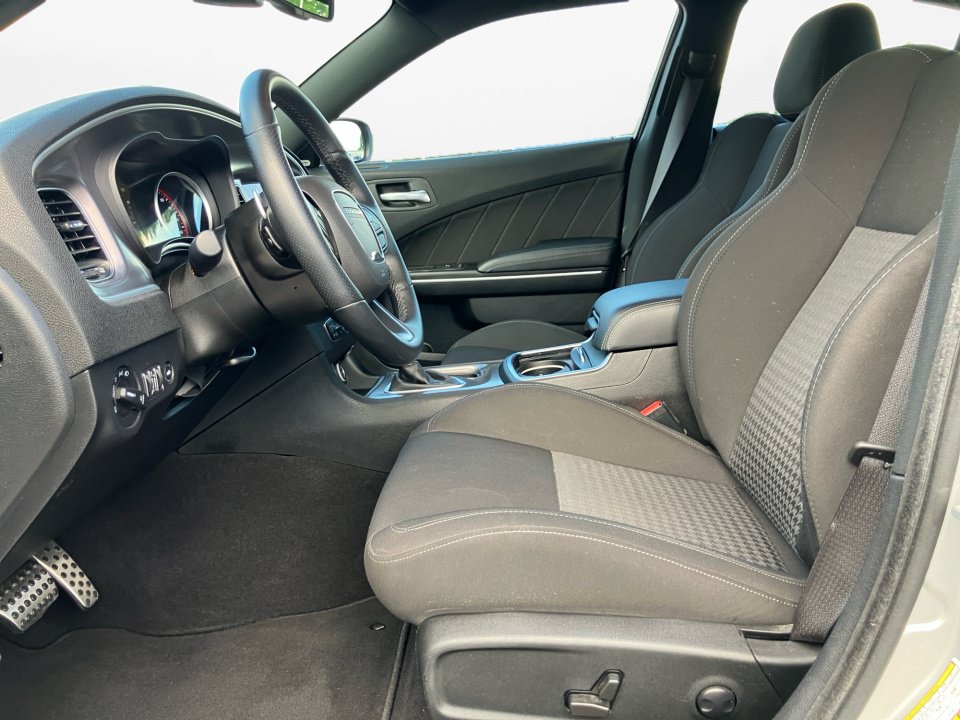 Used 2022 Dodge Charger R/T RWD image 11