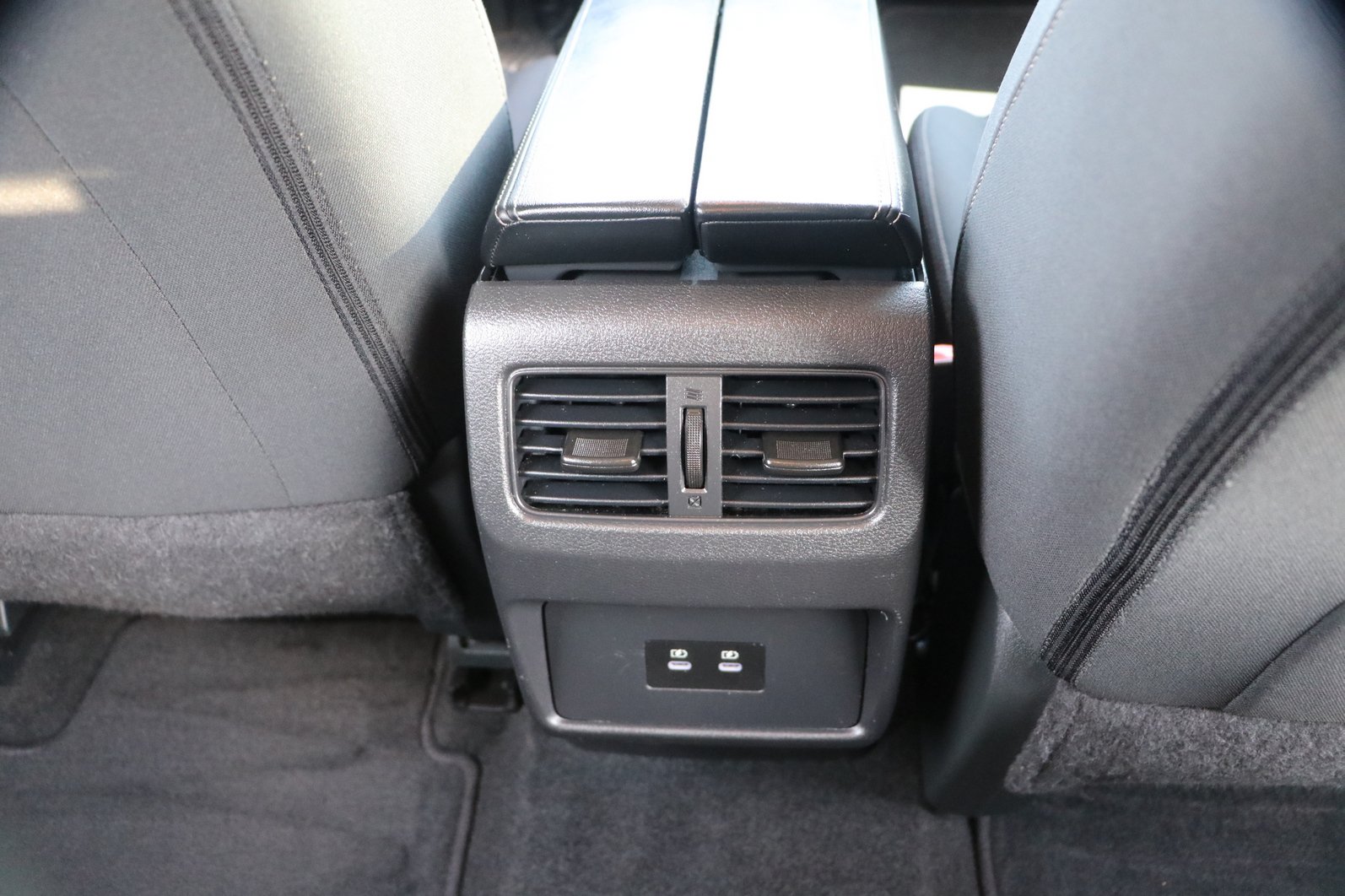Used 2024 Nissan Rogue SV AWD/4WD image 31
