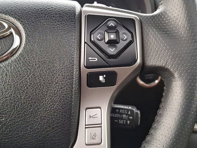 Used 2021 Toyota 4Runner SR5 Premium w/ Moonroof Package AWD/4WD image 18