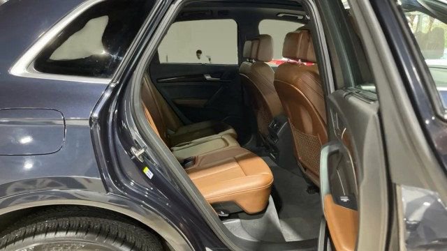 Used 2020 Audi Q5 Prestige image 11