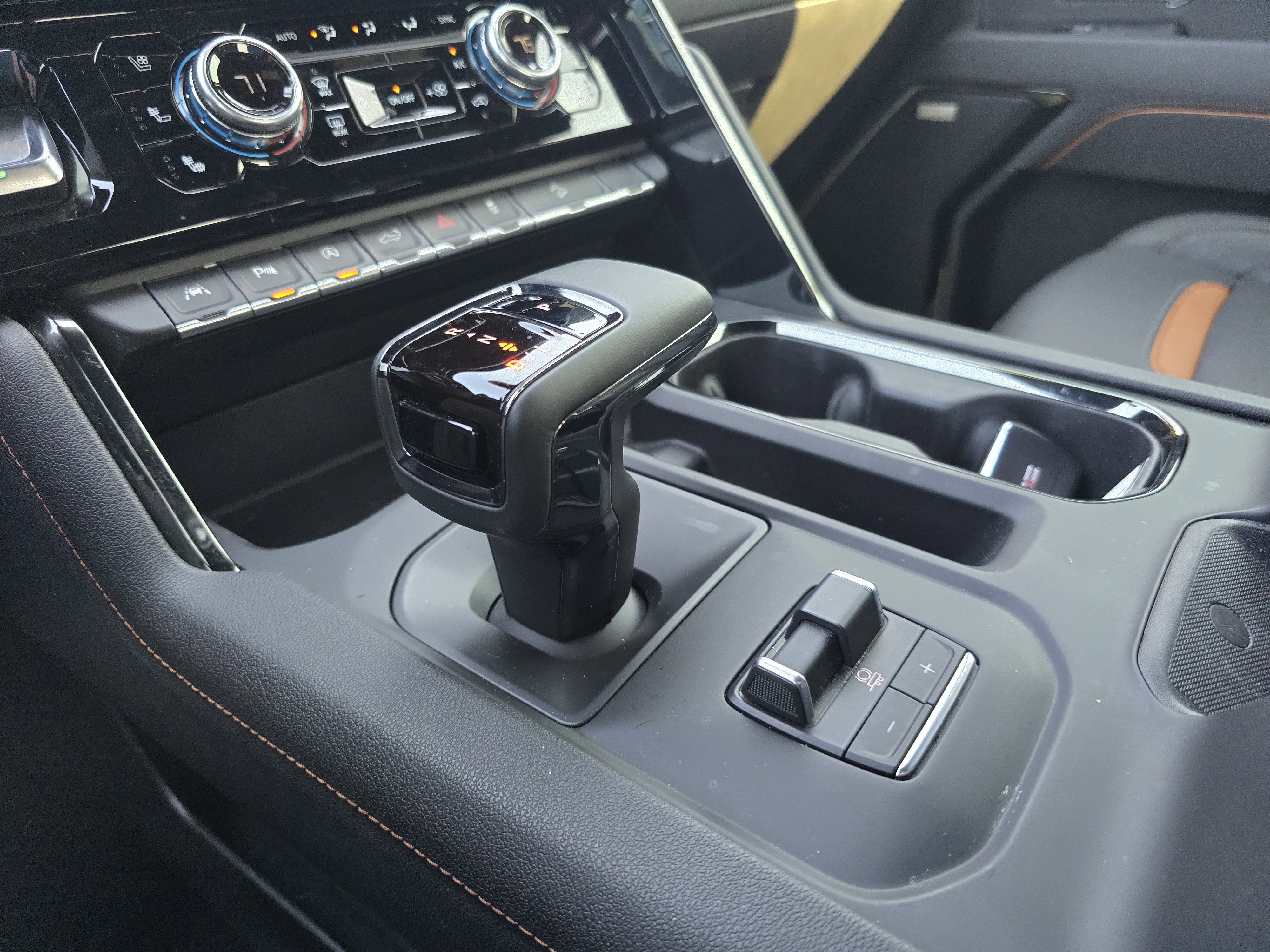 Used 2025 GMC Sierra 1500 AT4 image 28