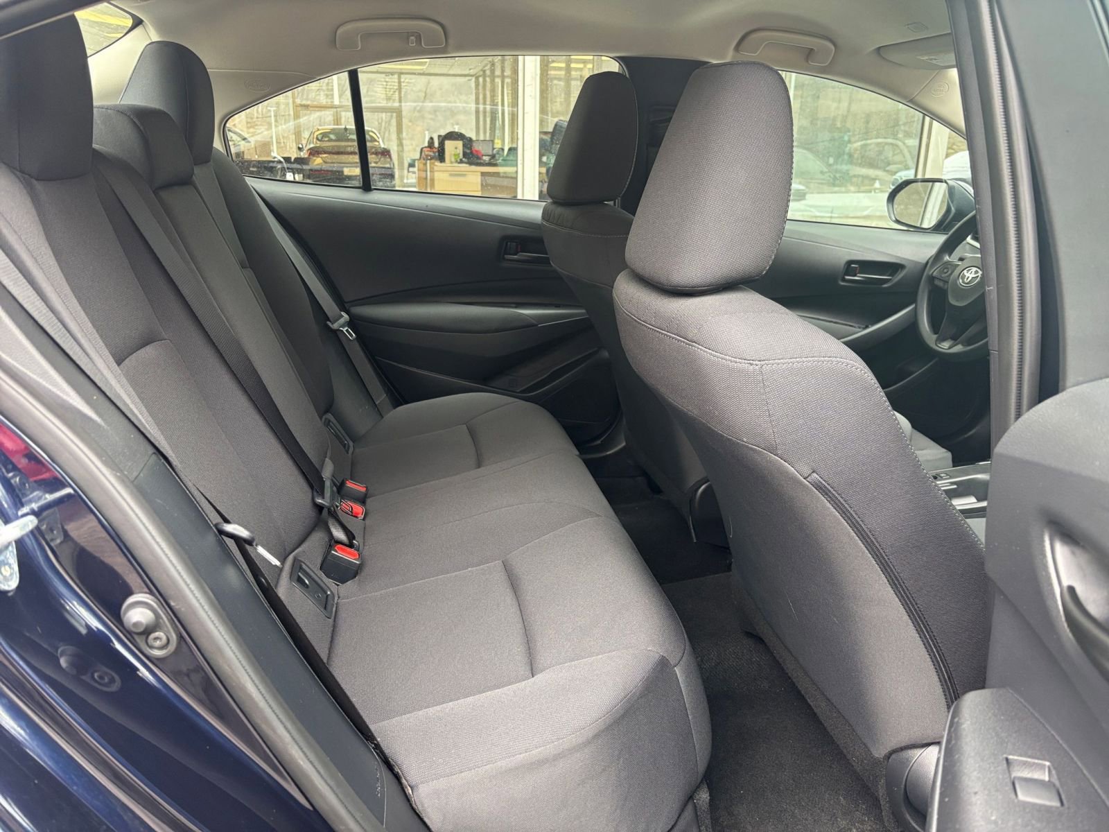 Used 2025 Toyota Corolla LE image 37