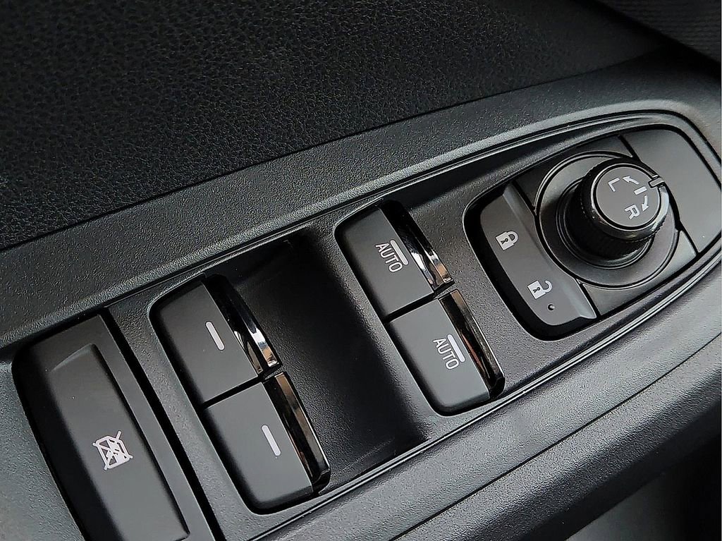 Certified 2025 Subaru Crosstrek 2.0i Premium image 18