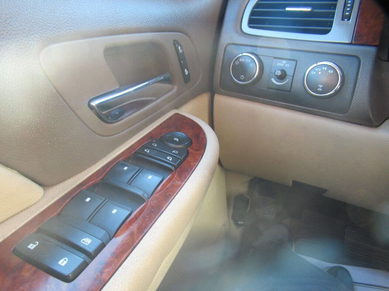 Used 2009 GMC Yukon 4WD Hybrid image 37