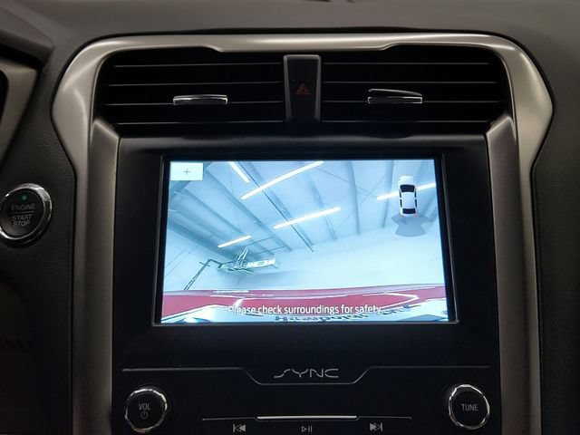 Used 2020 Ford Fusion SE FWD image 22