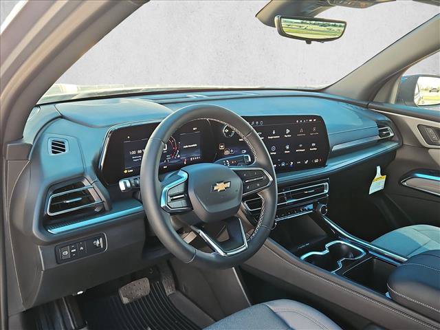 New 2027 Chevrolet Traverse LT w/ Driver Confidence Package FWD image 3