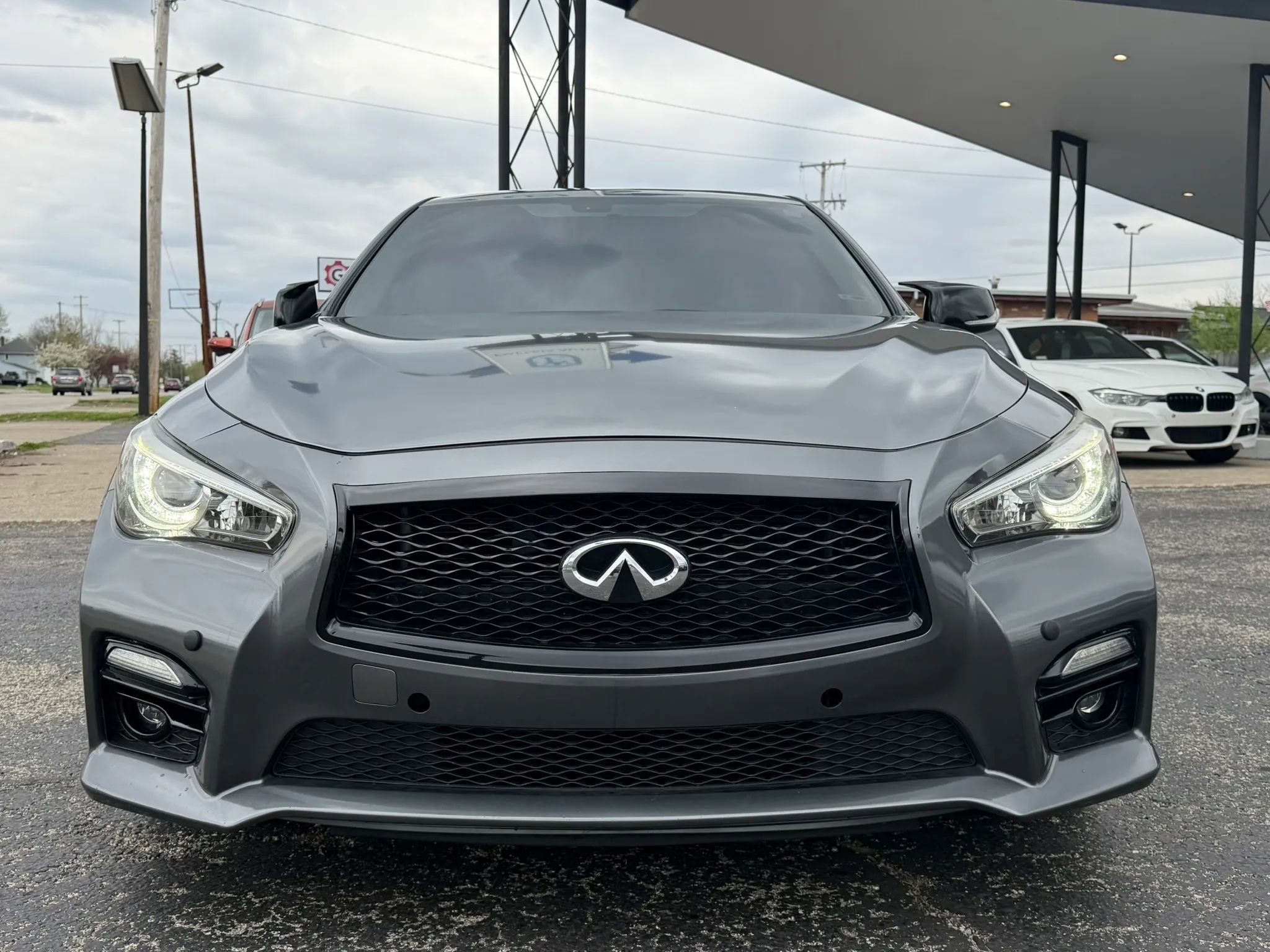 Used 2017 INFINITI Q50 Signature Edition w/ All Weather Package (L93) image 2