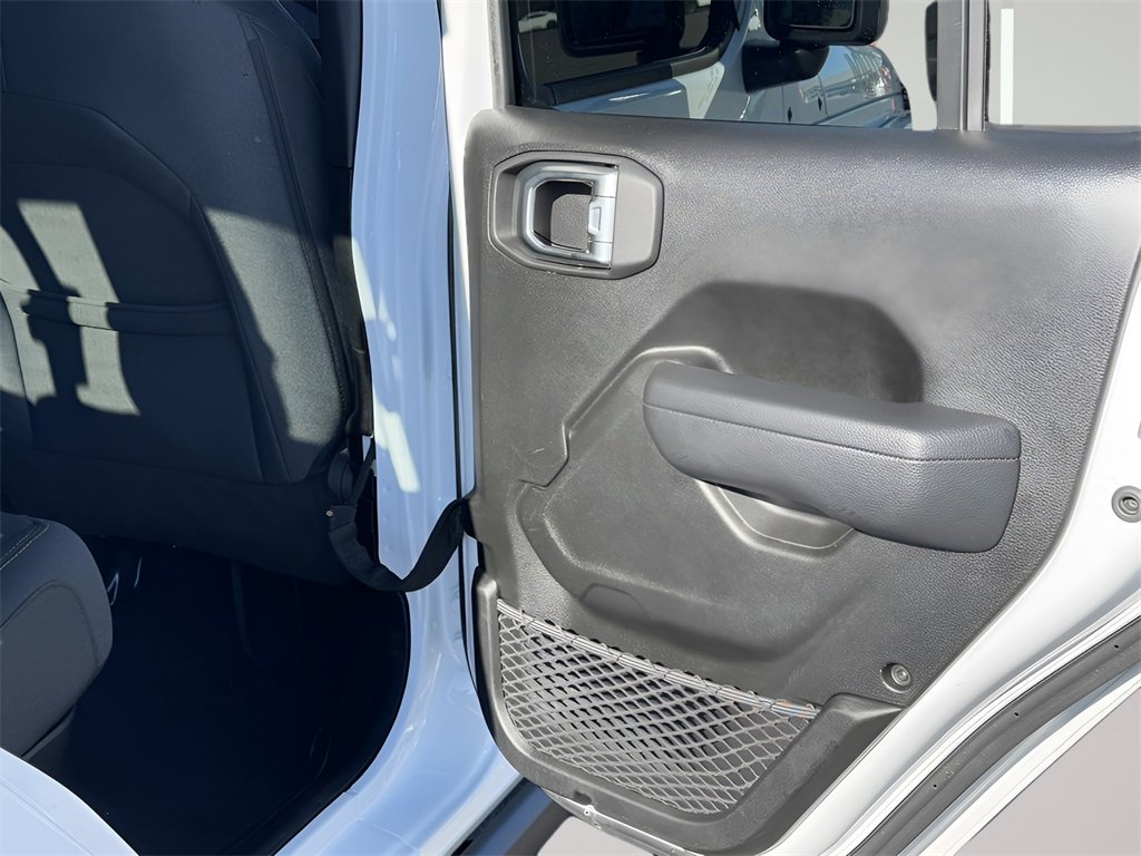 Used 2024 Jeep Gladiator Sport image 27