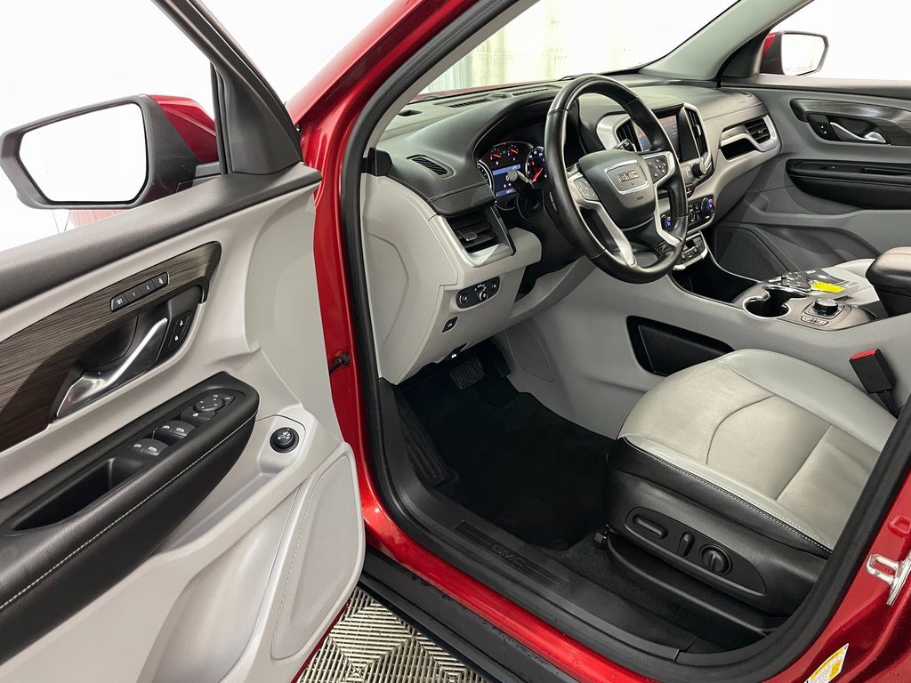 Used 2024 GMC Terrain SLT image 22