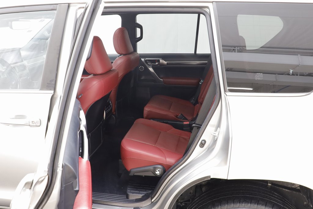 Used 2022 Lexus GX 460 Premium w/ Accessory Package image 16