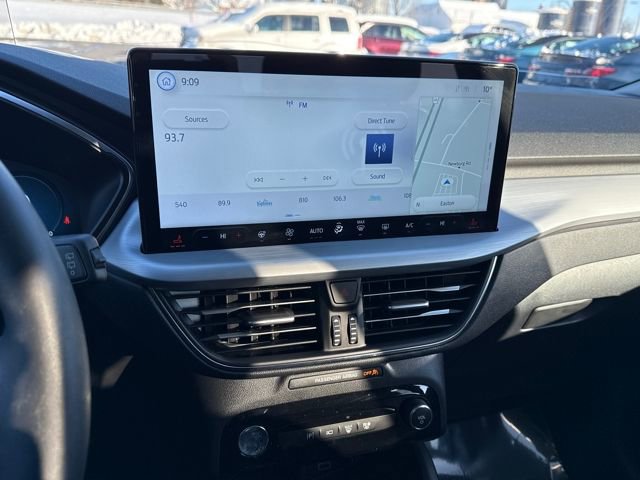 Used 2025 Ford Escape Platinum w/ Premium Technology Package image 18