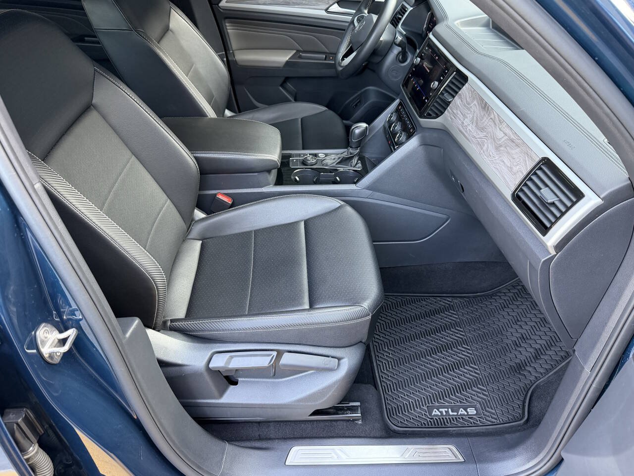Used 2022 Volkswagen Atlas Cross Sport SE AWD/4WD image 21
