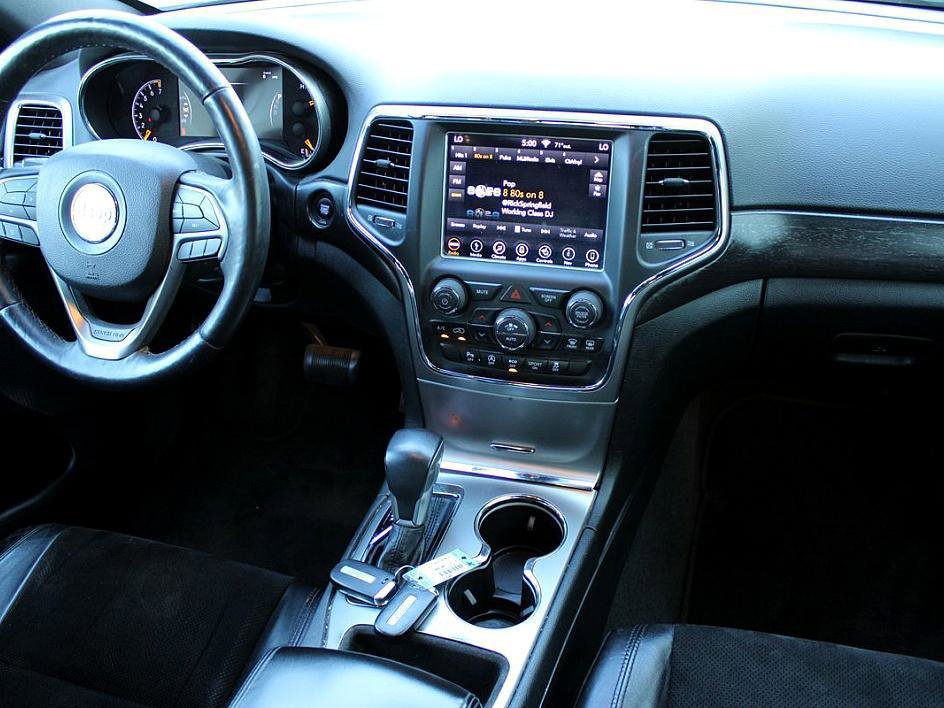 Used 2018 Jeep Grand Cherokee Altitude image 21