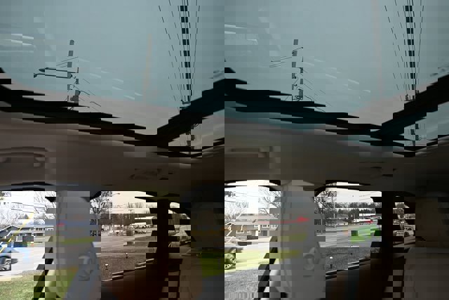 Used 2017 Jaguar F-PACE Prestige image 35