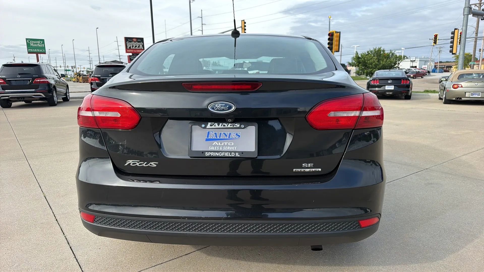 Used 2015 Ford Focus SE FWD image 15