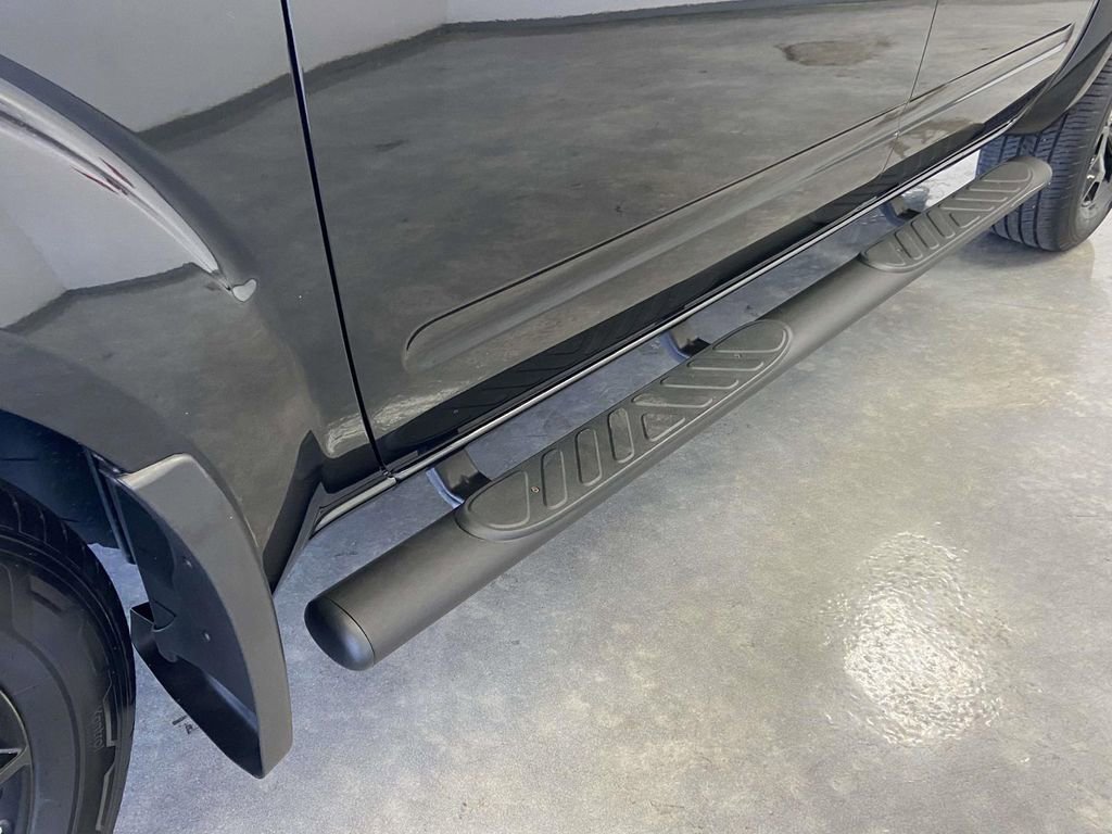 Used 2021 Nissan Frontier SV w/ Midnight Edition Floor Mats image 9