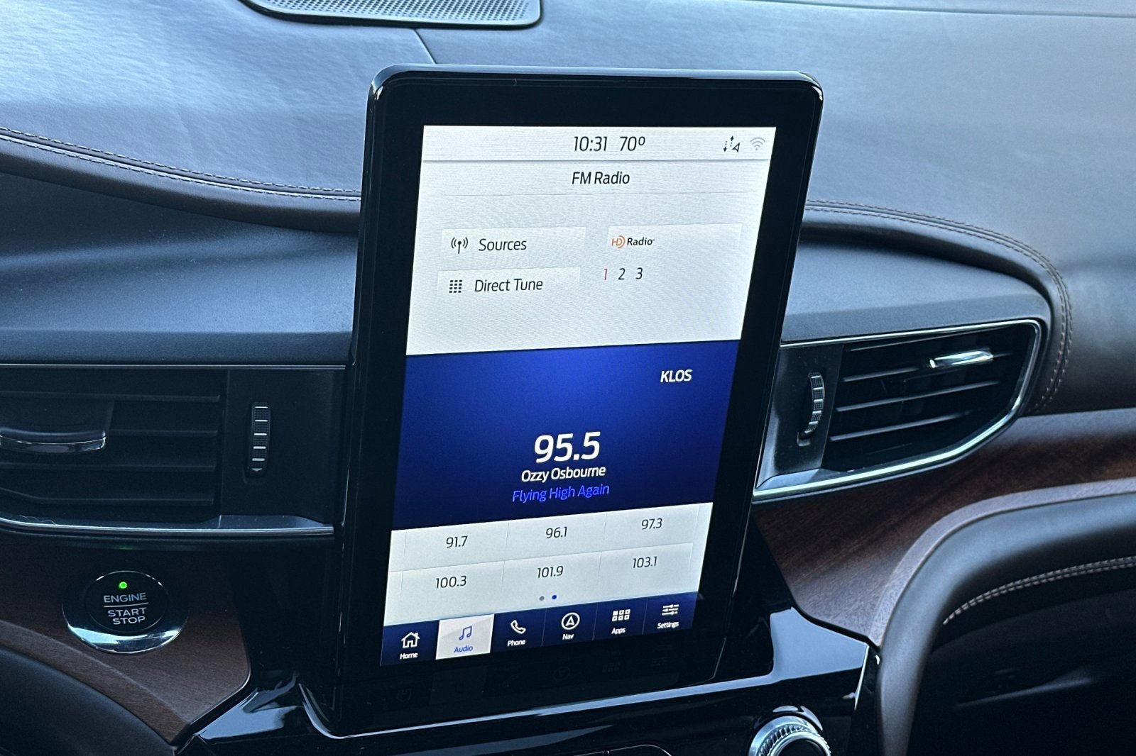 Used 2021 Ford Explorer King Ranch w/ Premium Technology Package image 19