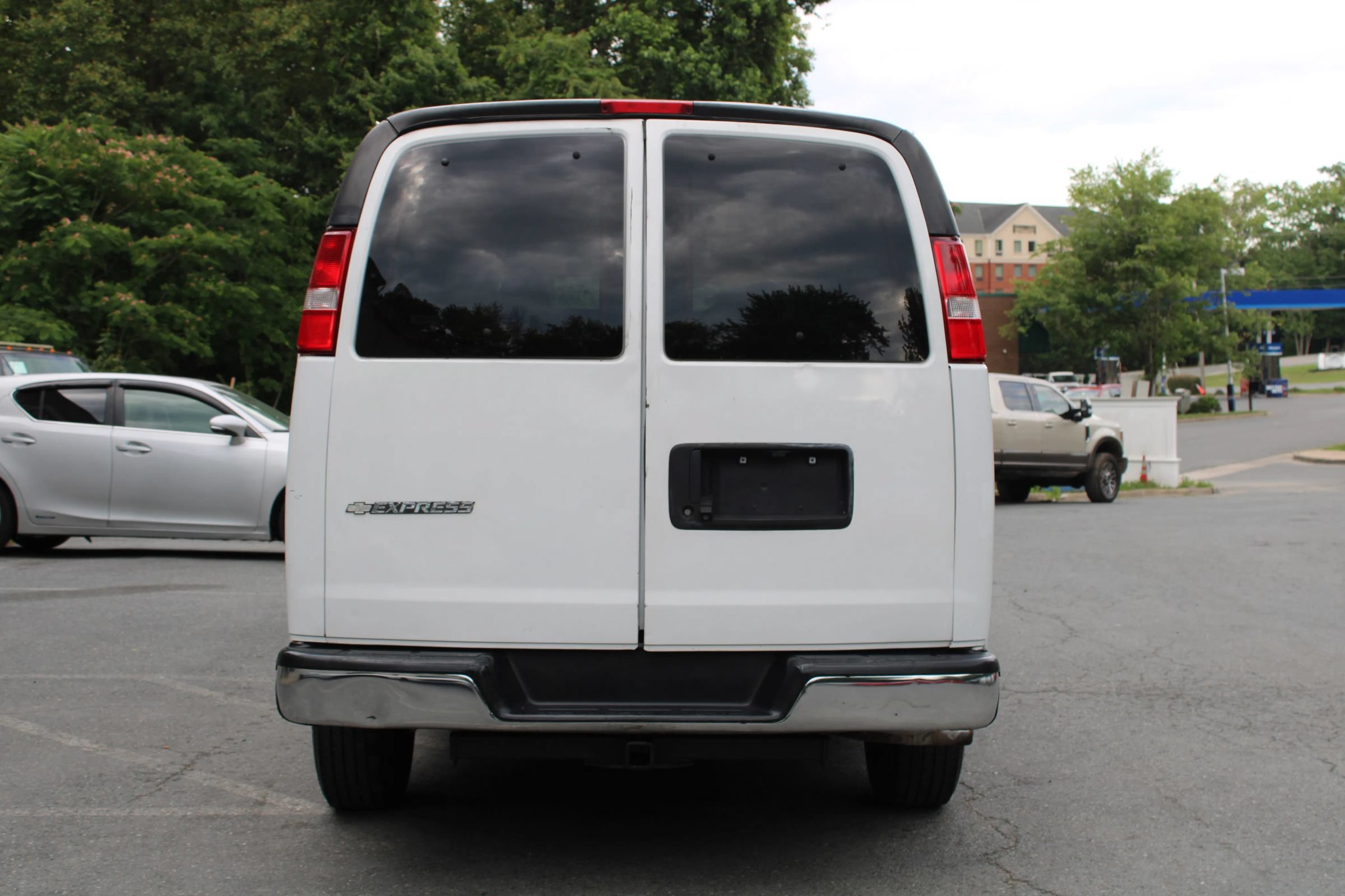 Used 2019 Chevrolet Express 3500 LT w/ LT Preferred Equipment Group RWD image 6