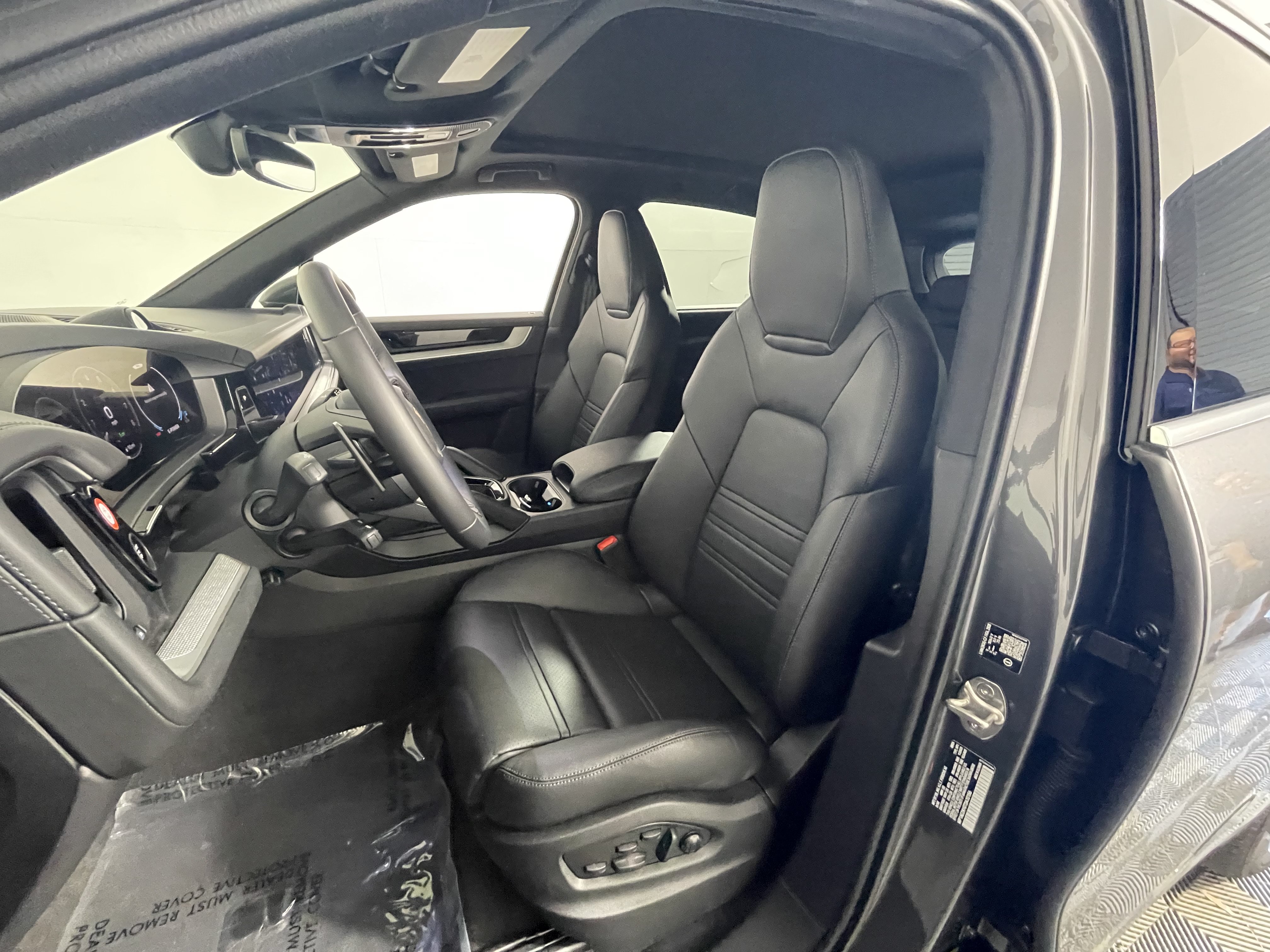 Used 2026 Porsche Cayenne E-Hybrid AWD/4WD image 5