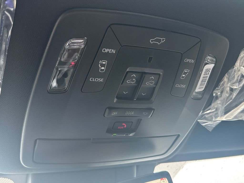 New 2026 Toyota Sienna Platinum image 27