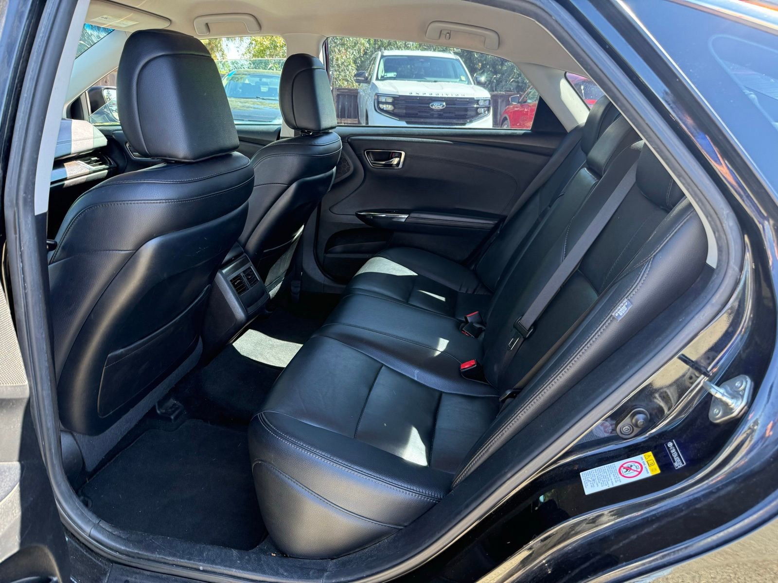 Used 2018 Toyota Avalon XLE image 11