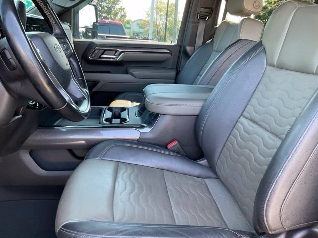 Used 2024 Chevrolet Silverado 2500 ZR2 w/ Technology Package AWD/4WD image 5