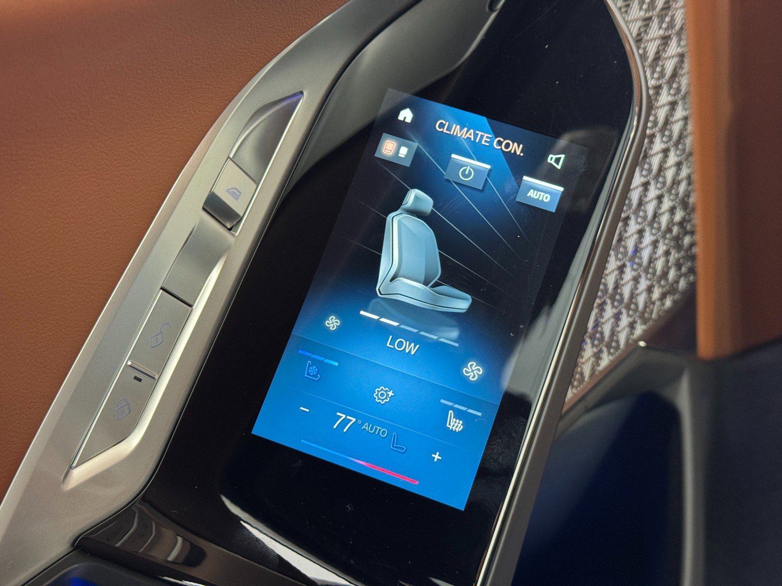 Used 2023 BMW i7 xDrive60 w/ Executive Package 2 image 42