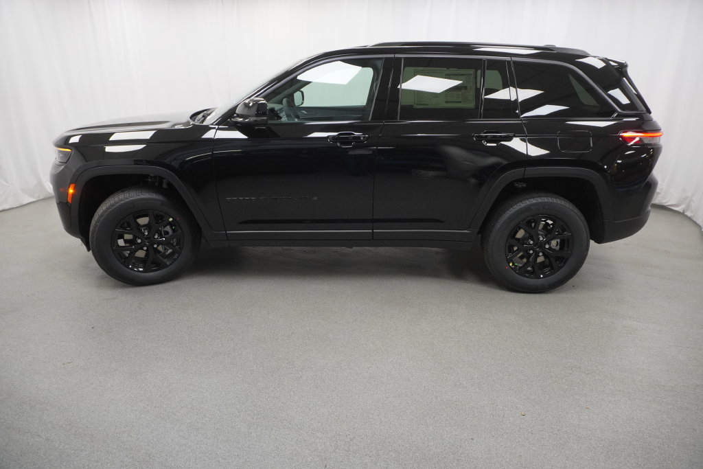 New 2026 Jeep Grand Cherokee Altitude AWD/4WD image 14