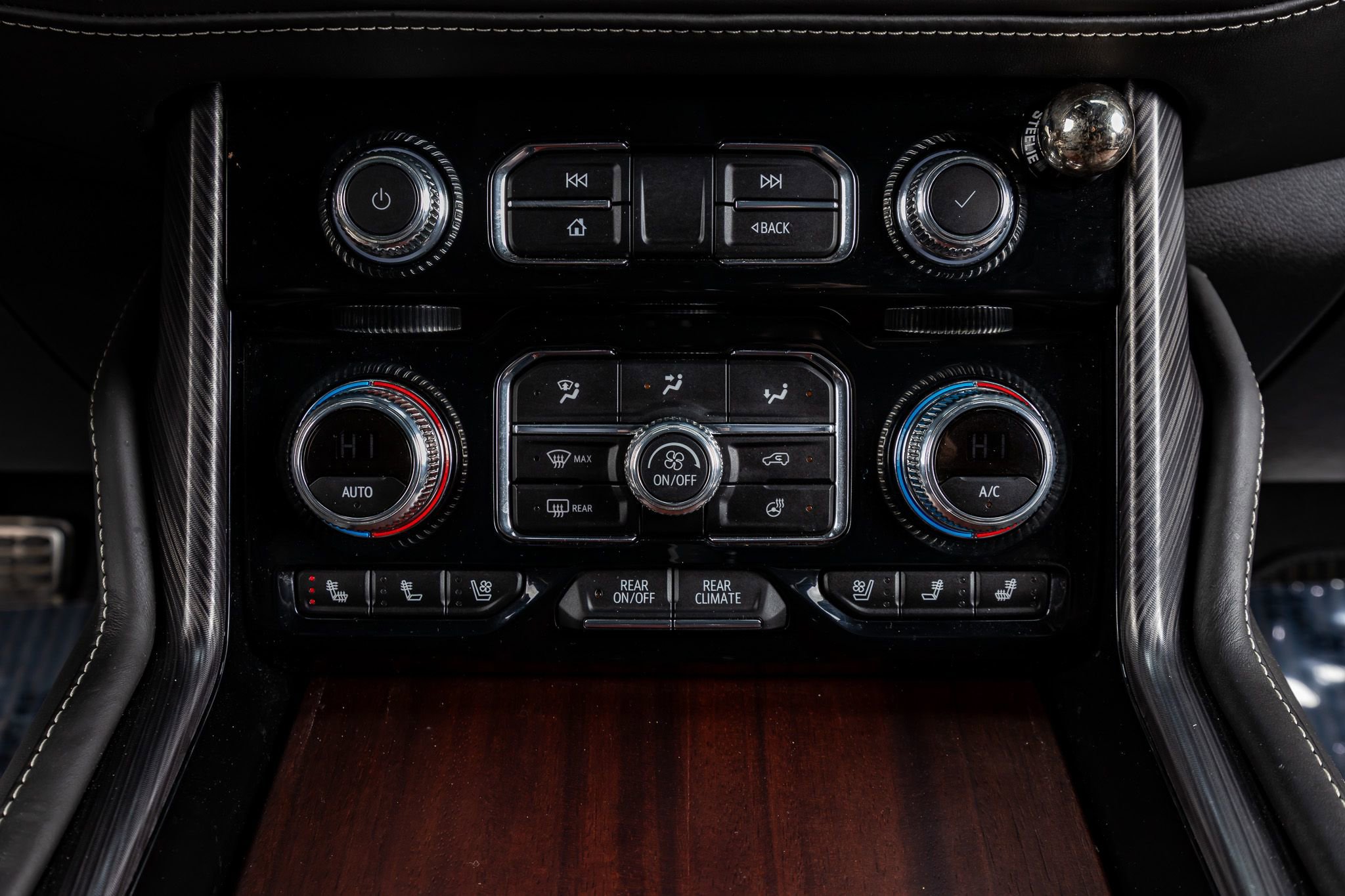 Used 2023 GMC Yukon XL Denali Ultimate image 27