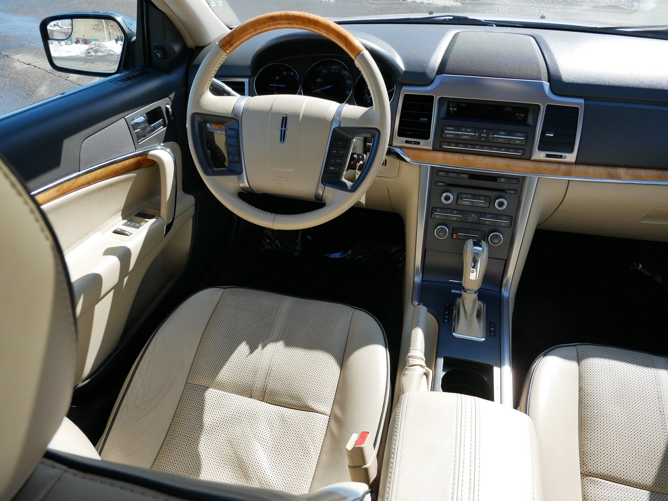 Used 2012 Lincoln MKZ FWD image 9