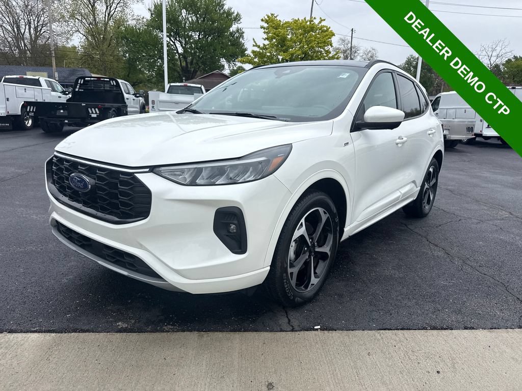Used 2024 Ford Escape ST-Line Select w/ Tech Pack #2 AWD/4WD video 2