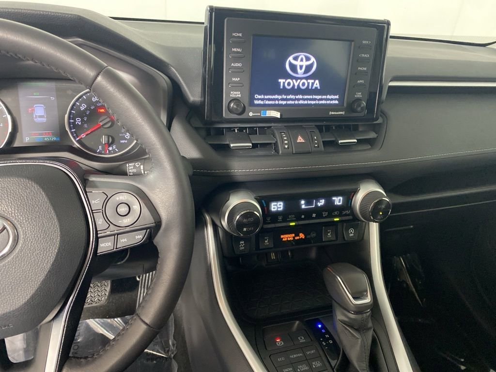 Used 2021 Toyota RAV4 XLE Premium AWD/4WD image 16