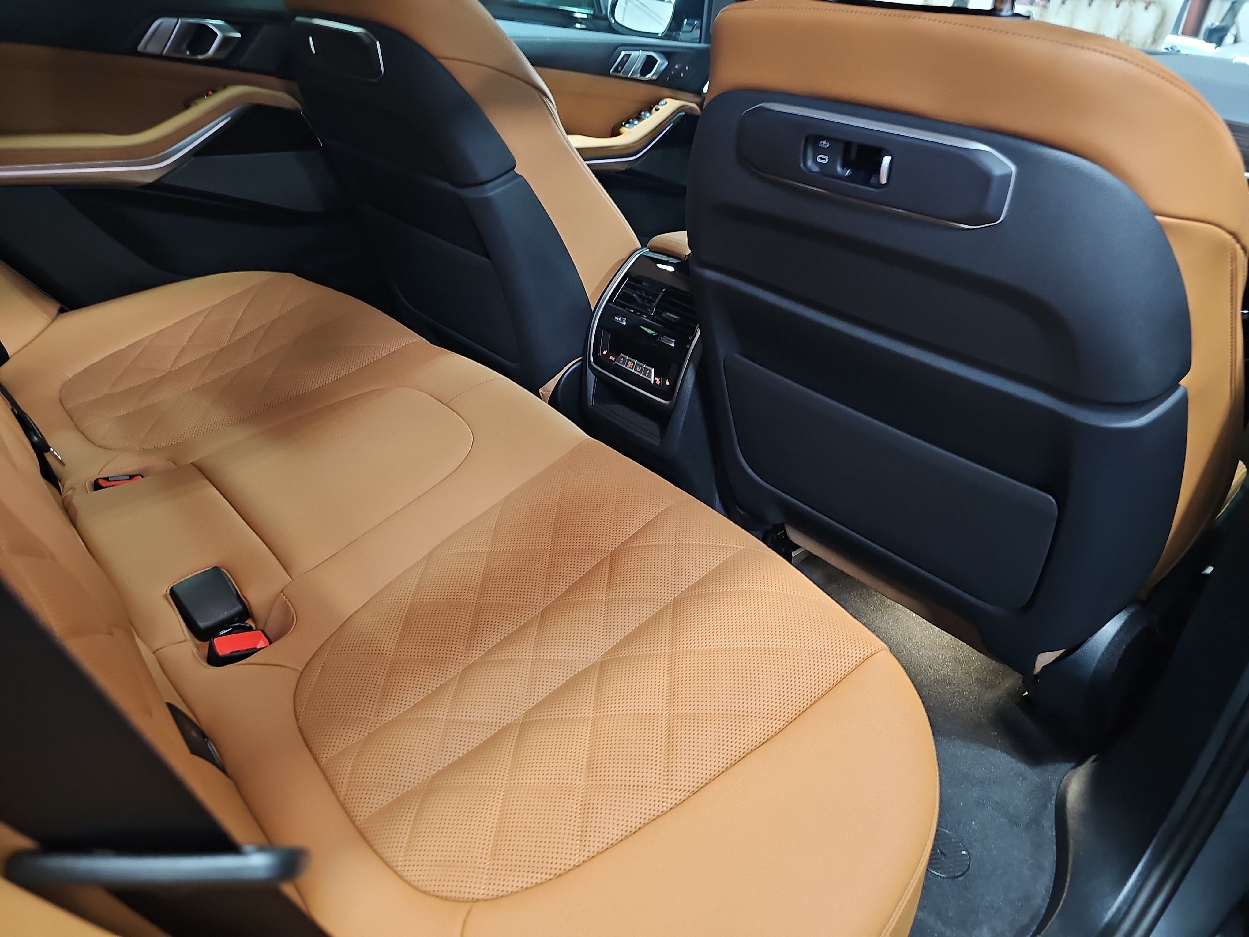 New 2026 BMW X5 xDrive40i w/ M Sport Package AWD/4WD image 11