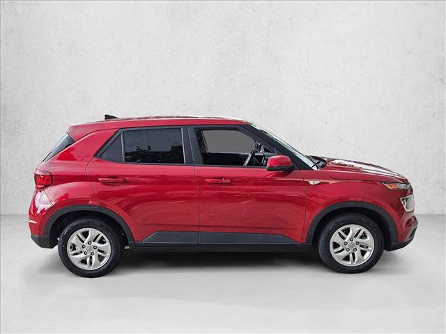 Used 2021 Hyundai Venue SE FWD image 4