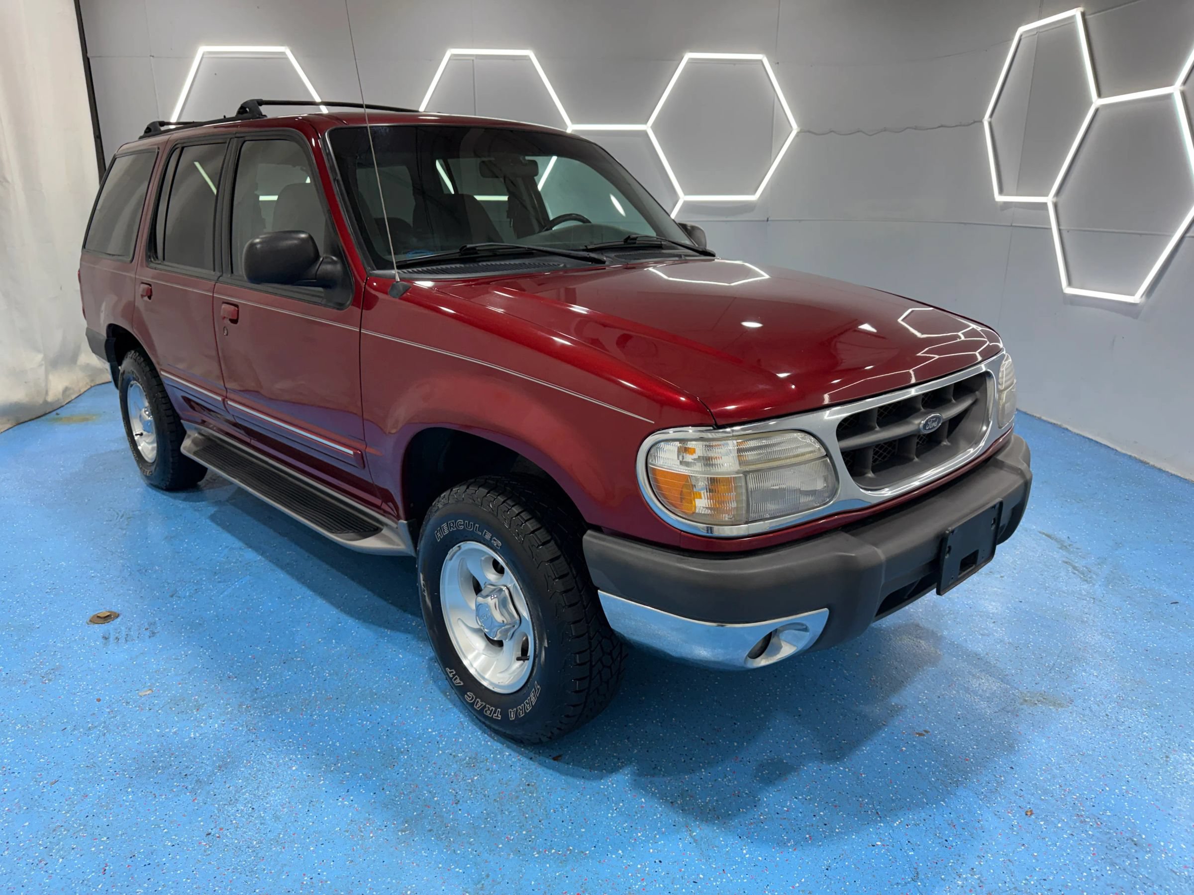 Used 1999 Ford Explorer 4WD 4-Door image 12