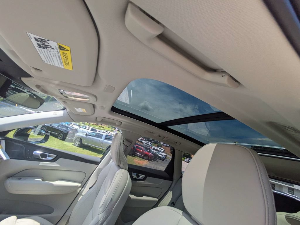 New 2026 Volvo XC60 B5 Ultra w/ Protection Package Premier AWD/4WD image 22