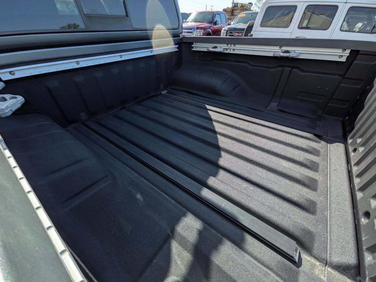 Used 2016 Nissan Frontier PRO-4X AWD/4WD image 9