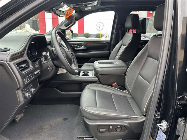 Used 2024 Chevrolet Suburban Premier w/ Premium Package 2 image 35
