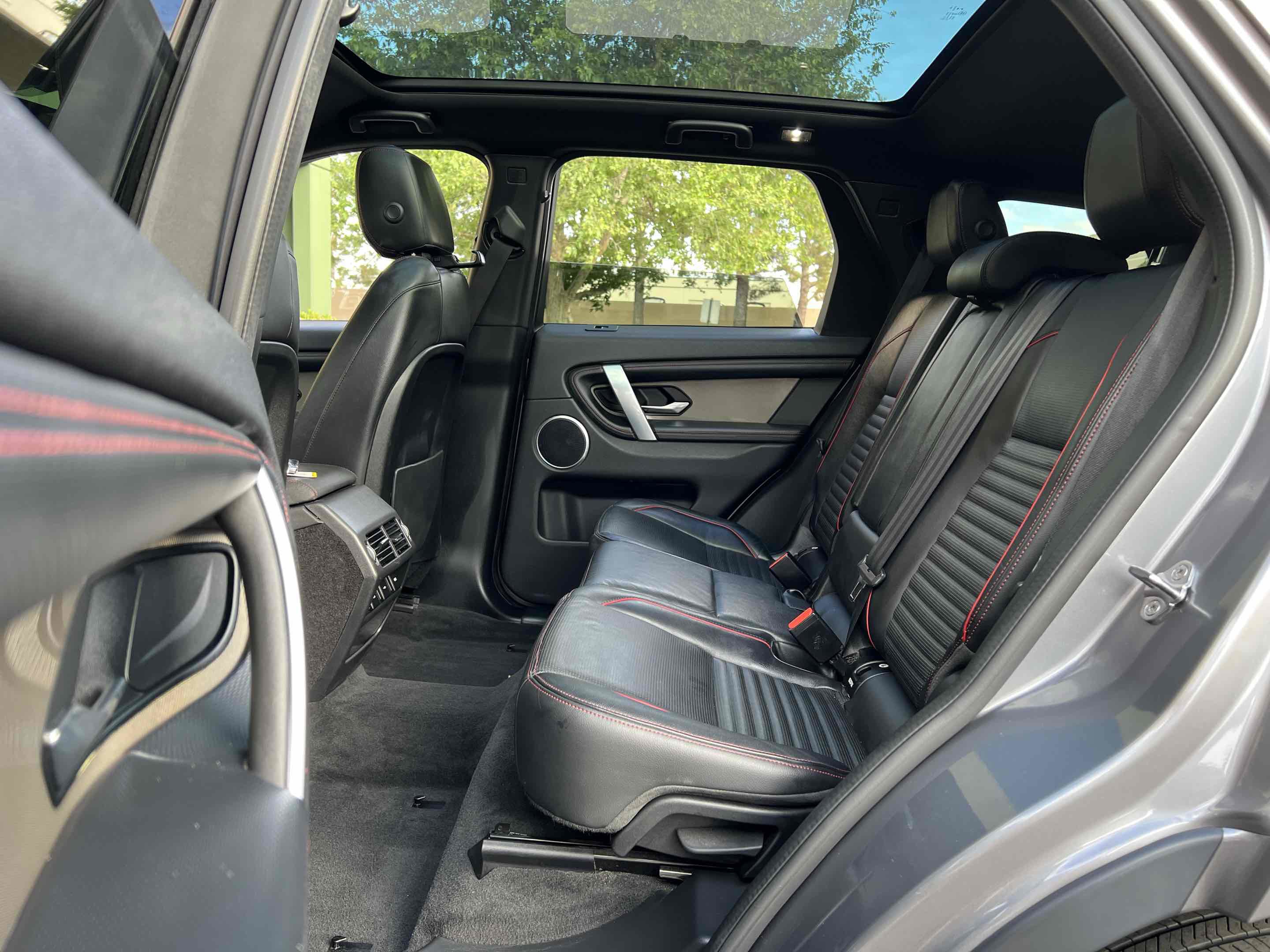 Used 2020 Land Rover Discovery Sport S R-Dynamic AWD/4WD image 5