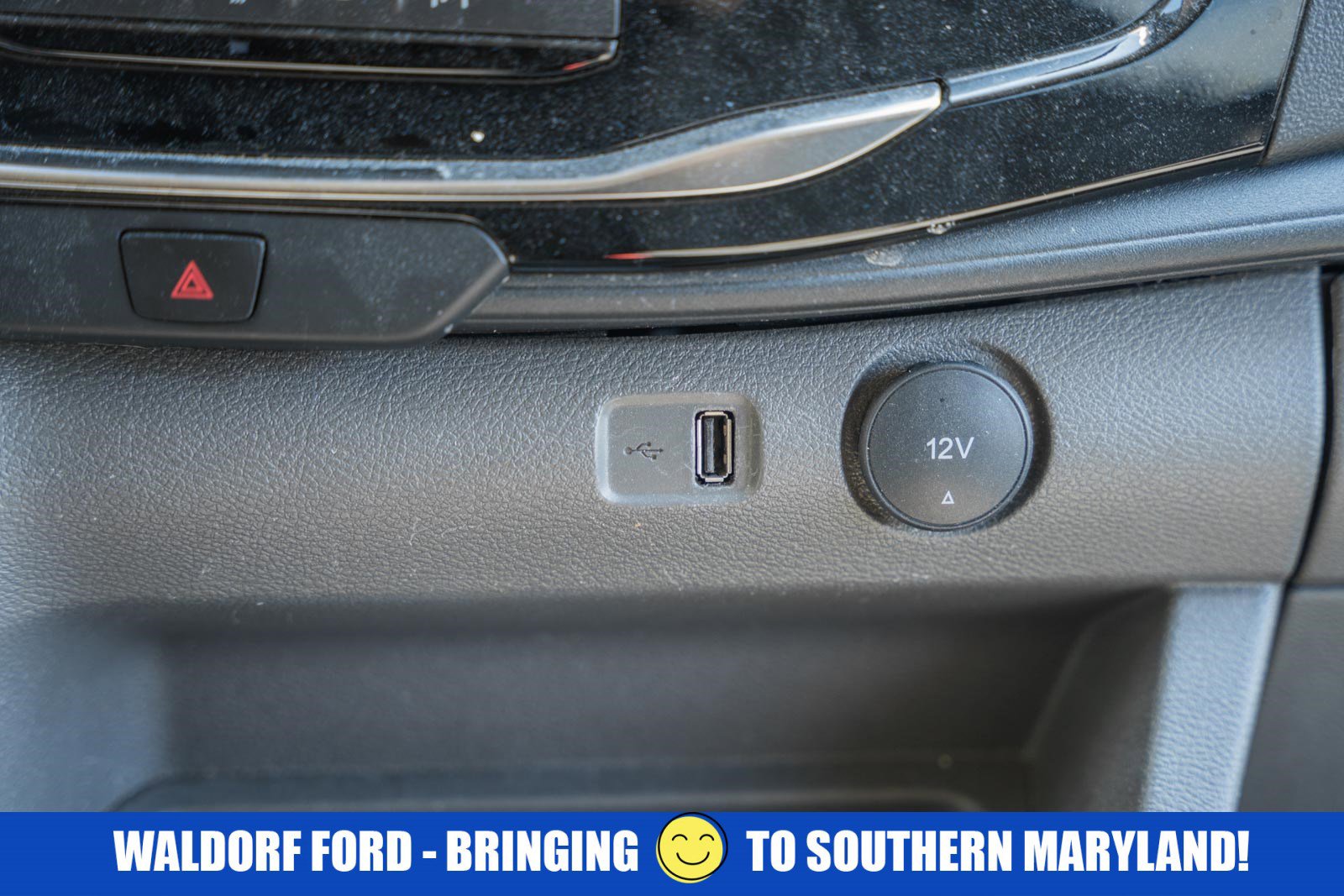 Used 2024 Ford Transit 350 XLT image 31