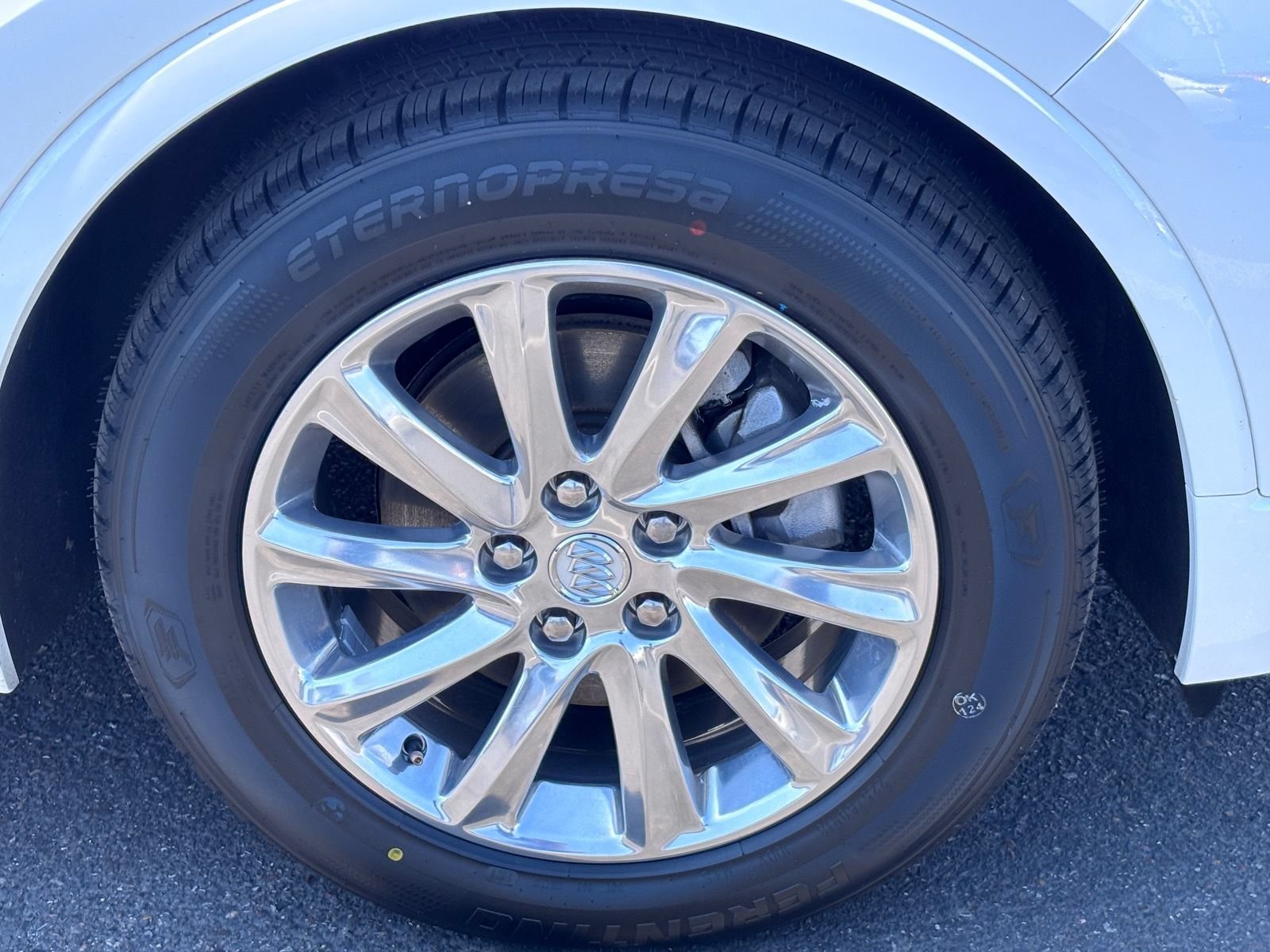 Used 2019 Buick Envision Essence FWD image 11